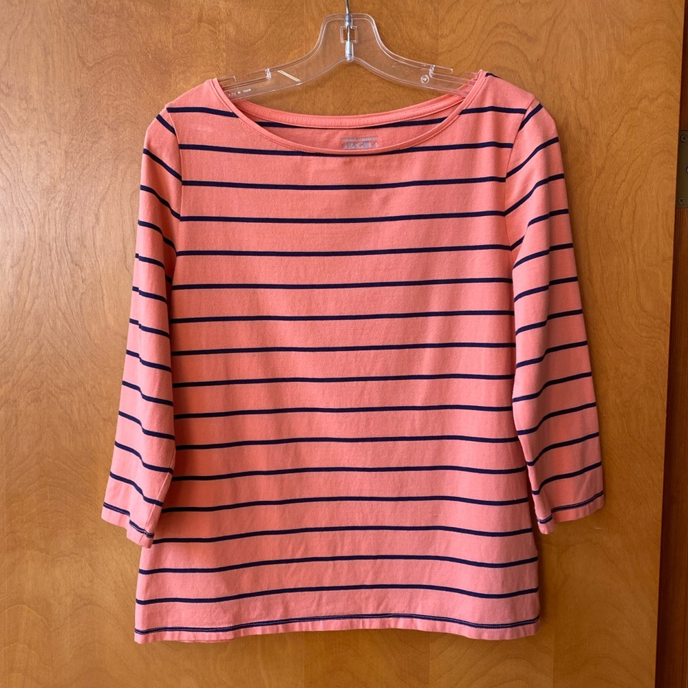 Women’s 3/4 sleeve salmon & blue top!